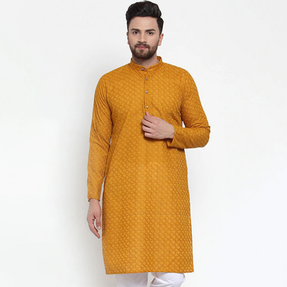 http://15.207.65.201/products/men-yellow-printed-straight-kurta