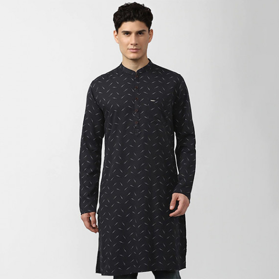 http://15.207.65.201/products/men-black-geometric-printed-kurta-1
