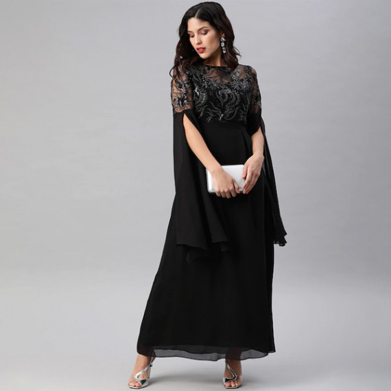 http://15.207.65.201/products/black-embellished-slit-sleeves-maxi-dress