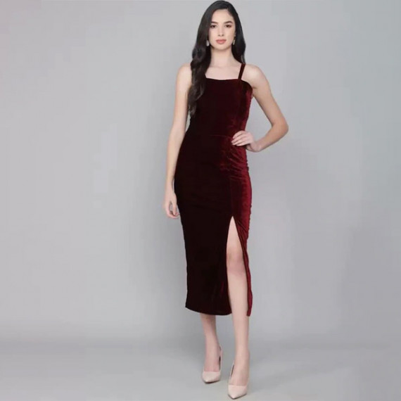 http://15.207.65.201/products/maroon-velvet-sheath-midi-dress