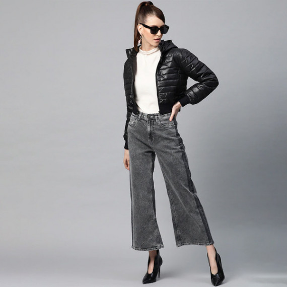 http://15.207.65.201/products/women-black-solid-cropped-puffer-jacket