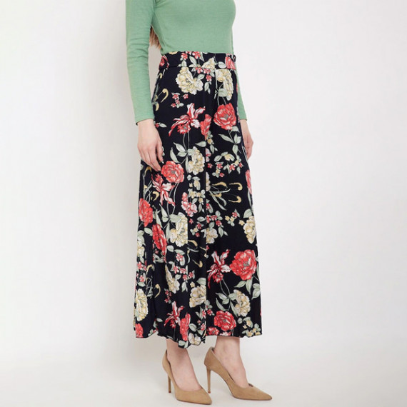http://15.207.65.201/products/women-black-red-floral-printed-flared-palazzos