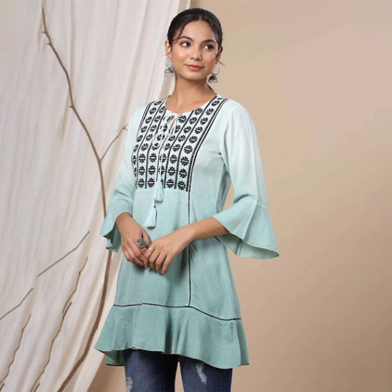 http://15.207.65.201/products/women-green-tunics