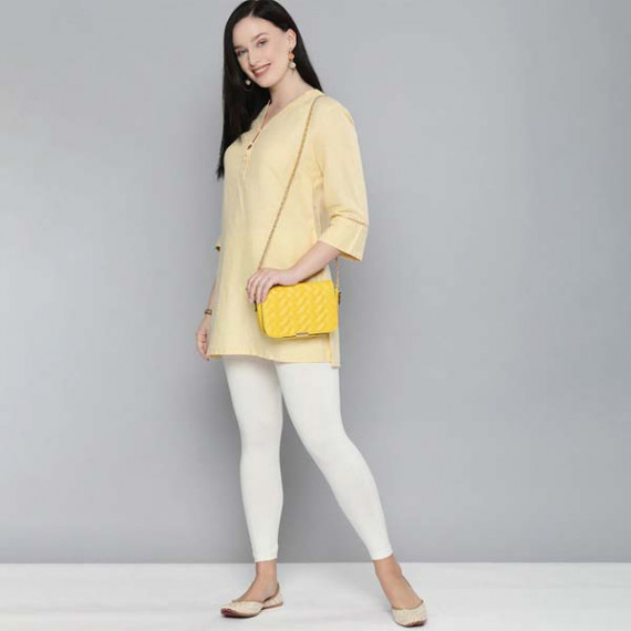 http://15.207.65.201/products/women-off-white-solid-leggings