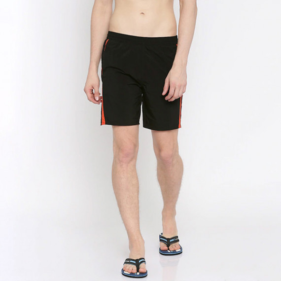 http://15.207.65.201/products/black-swim-shorts