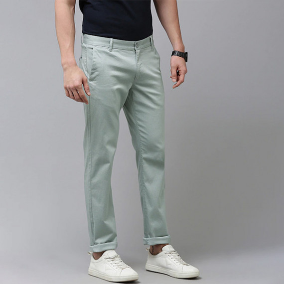 http://15.207.65.201/products/men-grey-printed-slim-fit-trousers