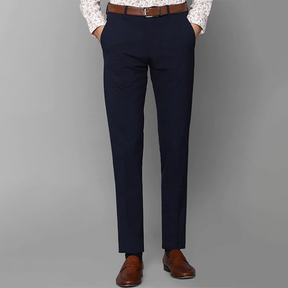 http://15.207.65.201/products/men-navy-blue-slim-fit-trousers