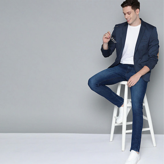http://15.207.65.201/products/men-navy-blue-self-design-single-breasted-blazer