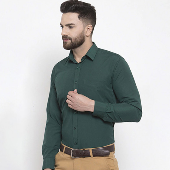 http://15.207.65.201/products/men-green-slim-fit-solid-formal-shirt