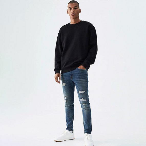 http://15.207.65.201/products/men-blue-mildly-distressed-jeans