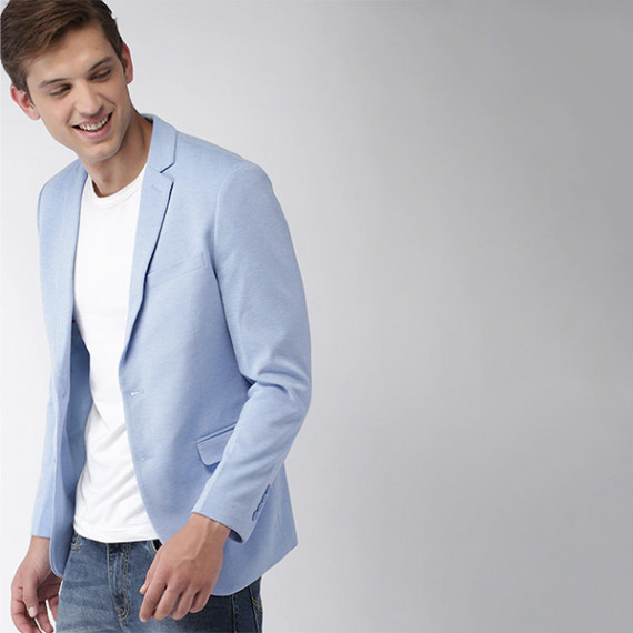 http://15.207.65.201/products/men-blue-solid-single-breasted-knitted-blazer