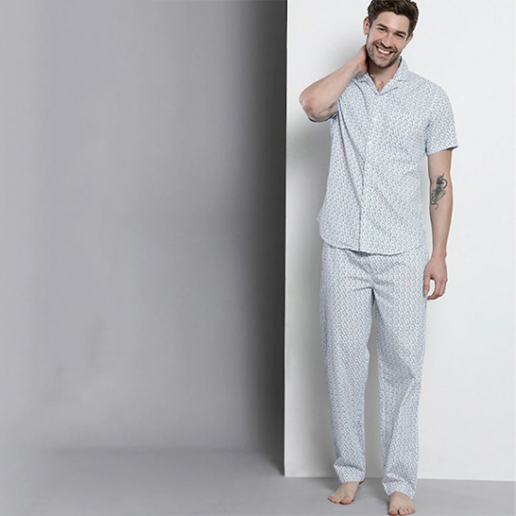 http://15.207.65.201/products/men-white-printed-pure-cotton-night-suit