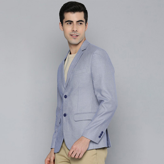 http://15.207.65.201/products/men-blue-self-design-textured-regular-fit-smart-casual-blazer