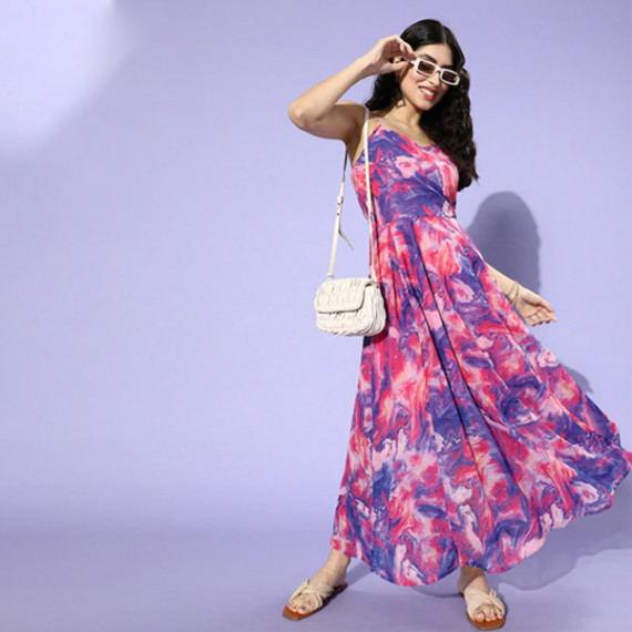 http://15.207.65.201/products/women-blue-floral-smocked-dress