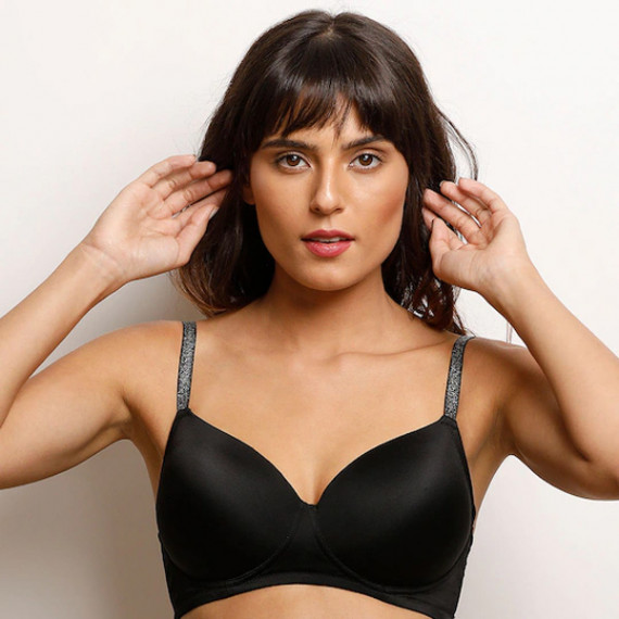 http://15.207.65.201/products/black-solid-non-wired-lightly-padded-t-shirt-bra